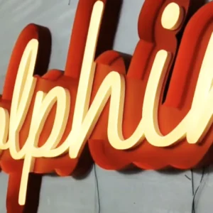 neon ledli kutu harf fotoğrafı